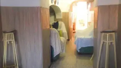 Casa Adosada en Venta en Montijo Centro - Ideal para Negocio