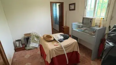 Finca Rústica con Casa Prefabricada en Venta