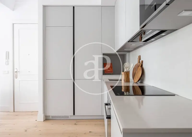 Apartamento en venta Almagro Madrid 120m2 3 dormitorios 2 baños
