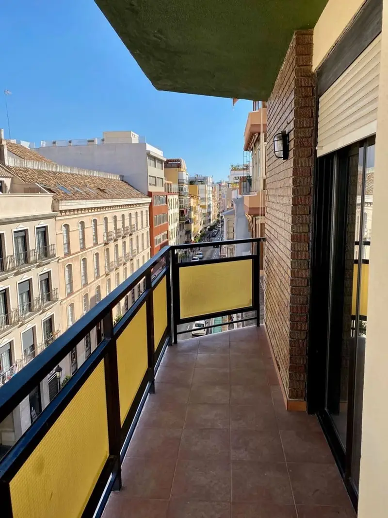 Alquiler Piso Reformado Centro Malaga 3 Dormitorios Terraza