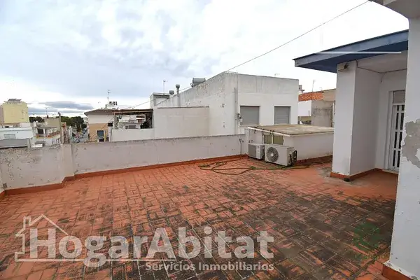 Casa Reformada en Carlet con Garaje y Terraza