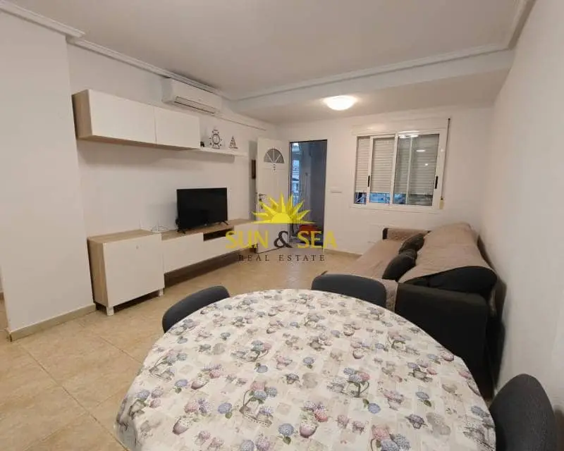 Apartamento en Alquiler Torreblanca Torrevieja 4 Dormitorios 2 Baños Cerca de la Playa