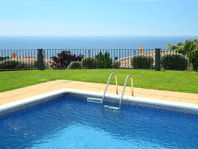 Casa-Villa de 3 Dormitorios alquiler Tossa de Mar, España