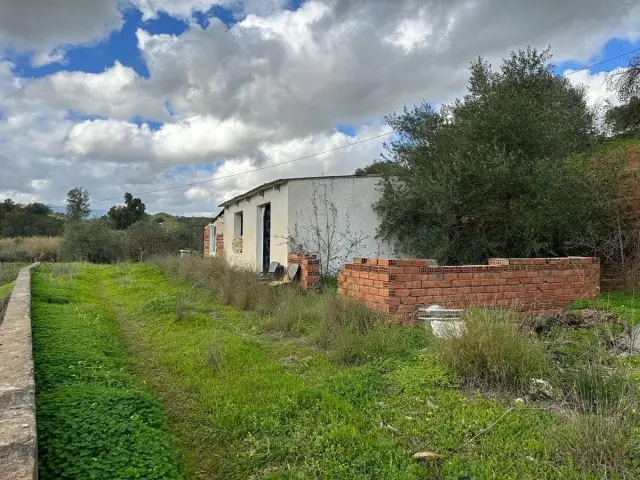Parcela Rustica con Pequeña Construcción en Coin