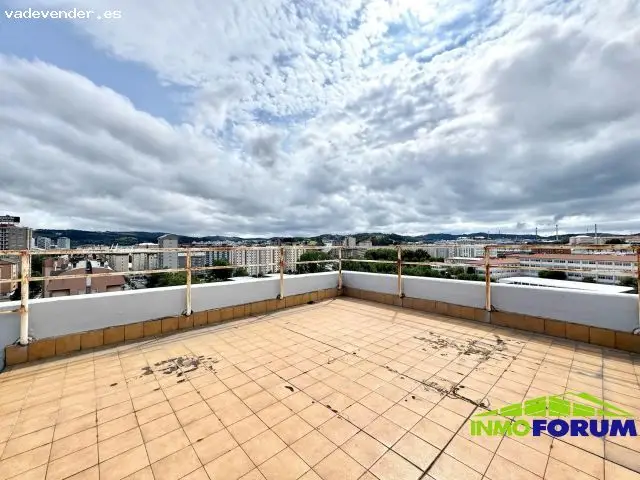 Amplio piso 4 dormitorios garaje trastero A Coruna
