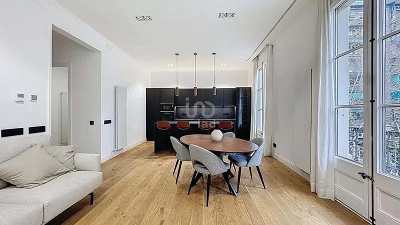 Piso Reformado en Eixample Dreta 175m2 3 habitaciones
