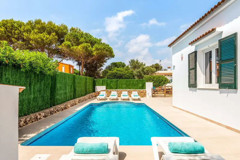 Casa con 3 Dormitorios en Menorca Alquiler Familiar Cerca de Cala'n Bosch