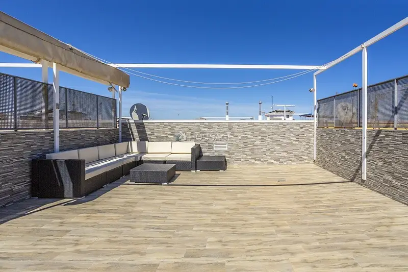 Apartamento en Los Alcazares con Solarium Privado y Parking