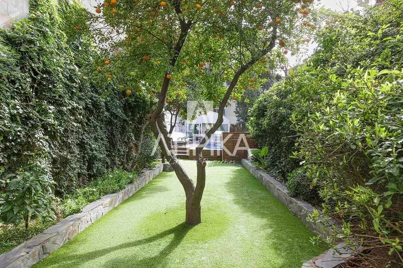 Chalet Modernista en Venta en Barcelona