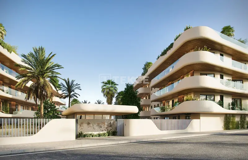Propiedades de Lujo en Marbella: Terrazas y Vistas al Mar