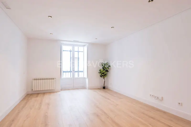 Apartamento de Lujo en Cortes Madrid 112m2 Reformado con Garaje