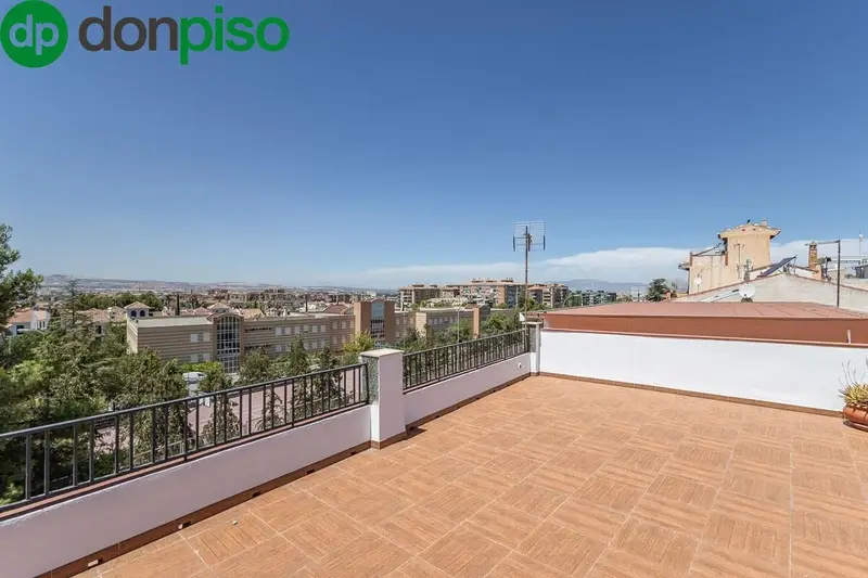 Casa en venta en Granada ciudad, Granada