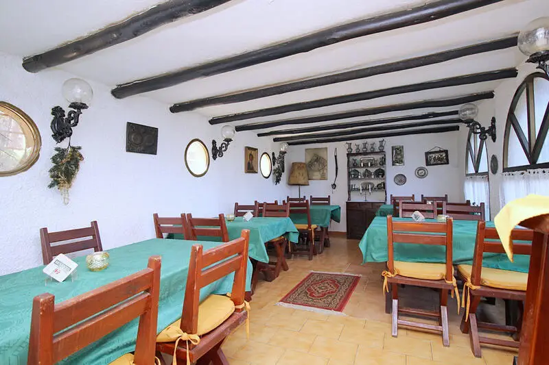 Restaurante en Venta Marbesa 320m2 con Terraza y Aparcamiento