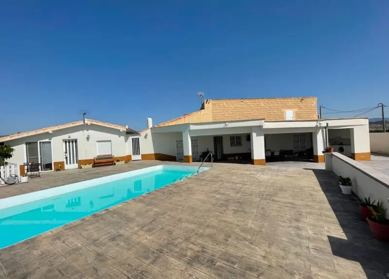 Gran Chalet Moderno en Archena con Piscina y Casa de Invitados