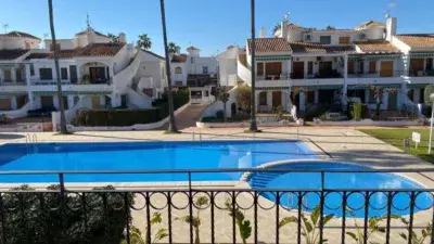Bungalow en Venta en Pueblo Latino con Piscina