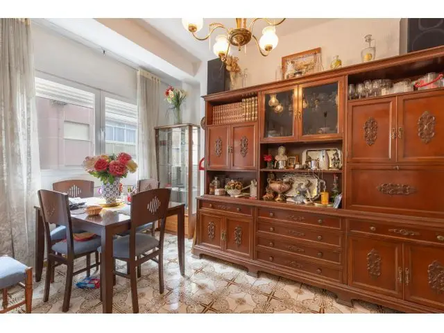 Piso en venta en Granada zona Alhamar