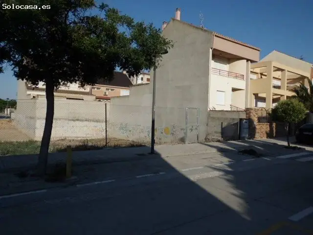 Parcela en Venta en Almansa - Vivienda Adosada