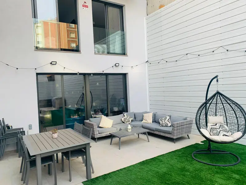 Dúplex con Jardín y Piscina Posible en Sants Barcelona