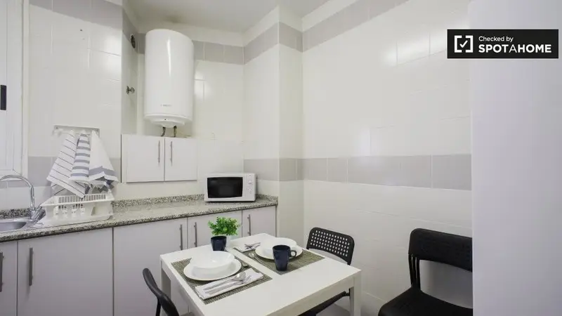 Apartamento 5 Dormitorios 1 Baño Valencia