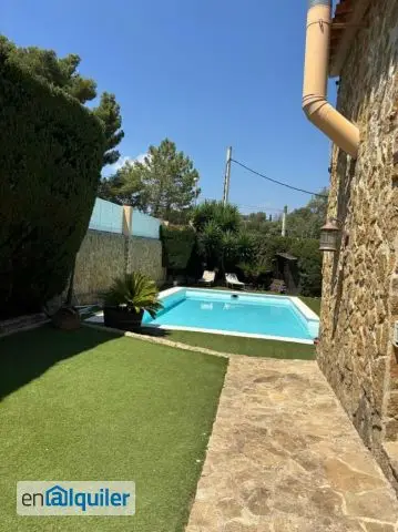 Casa con Piscina y Terraza en Sentmenat