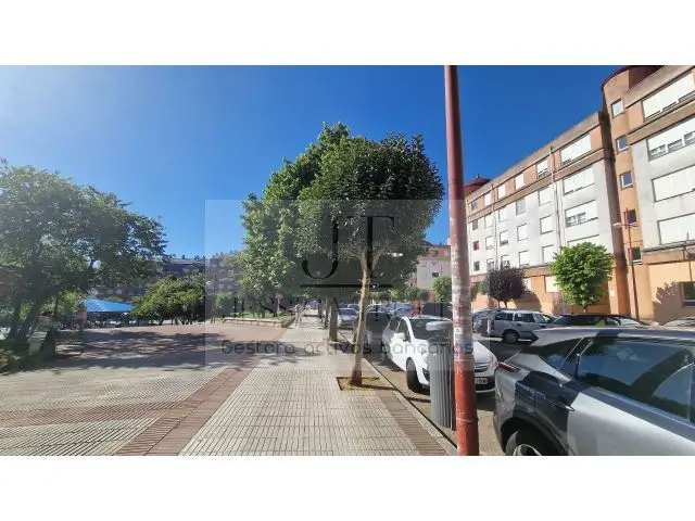 Local Comercial en Castro Urdiales - Plaza Hermandad de las Marismas