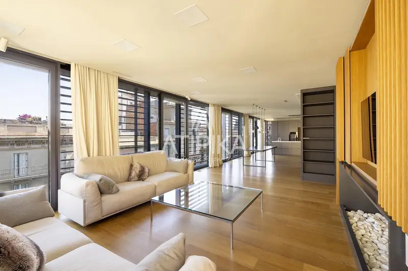 Atico de Lujo en venta en Barcelona 387m2 5 Habitaciones Suite Terraza 180m2