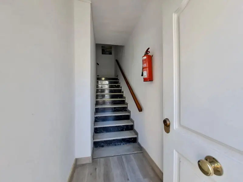 Casa en Aguadulce con locales comerciales y vivienda