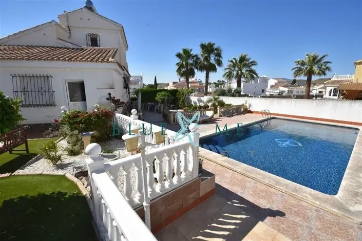 Villa de 3 Dormitorios en Venta cerca de la Playa