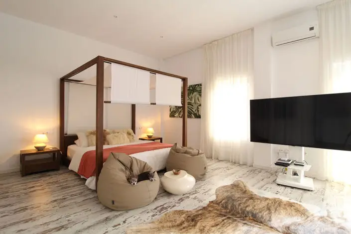 Villa de Lujo en Venta Atalaya 4 Dormitorios Reformada