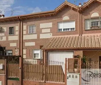 Vivienda Adosada Ocupada en Sese	ña Viejo