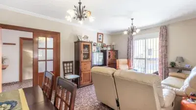 Chalet en Venta en Albolote con Piscina y 4 Dormitorios