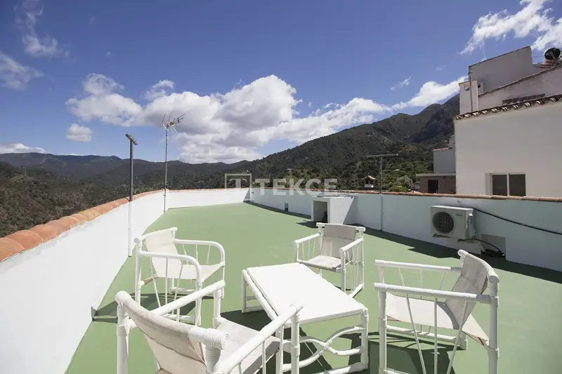 Ático Dúplex con Solarium en Istán Málaga Cerca de Marbella
