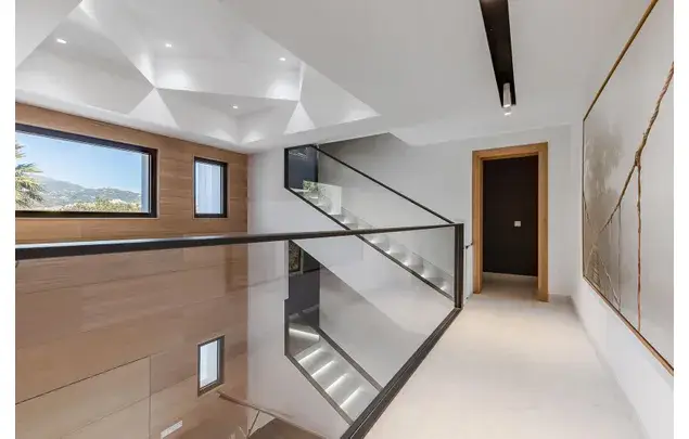 Villa de Lujo en Benahavís con Piscina Privada y Granja