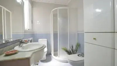 Casa en Venta en Paterna con Terraza de 90m2
