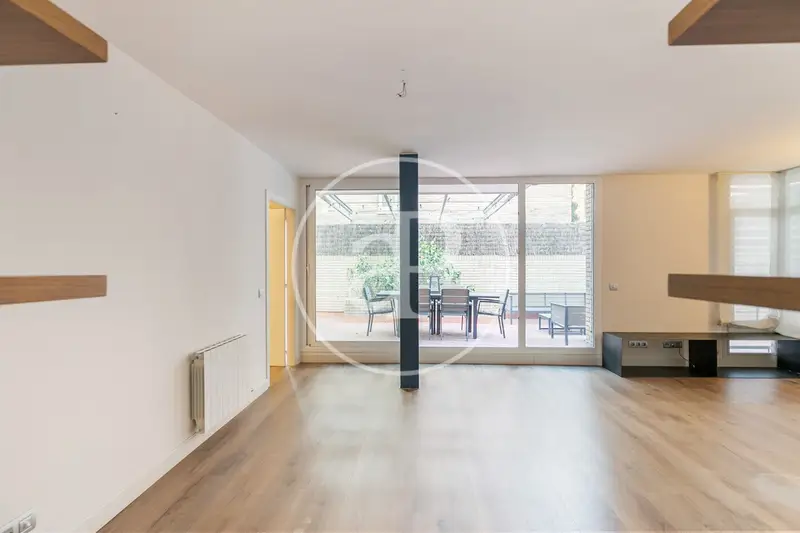 Planta Baja en Les Tres Torres con Terraza de 90m2