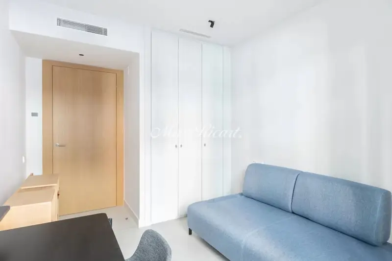 Planta Baja Amueblada en Galvany con Patio y Piscina