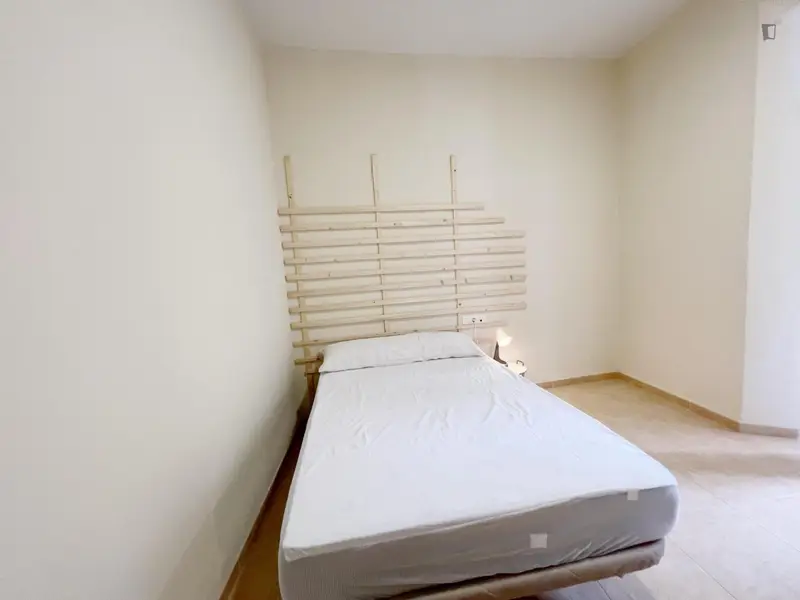 Habitacion individual en piso compartido 7 habitaciones