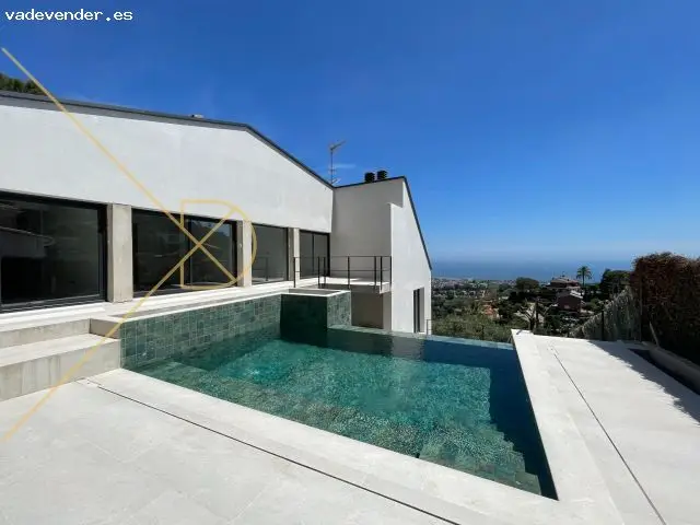Casa Moderna con Vistas al Mar en Alella 376m2