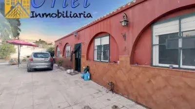 Chalet en venta en Urbanizacion Celada 5 dormitorios Sevilla