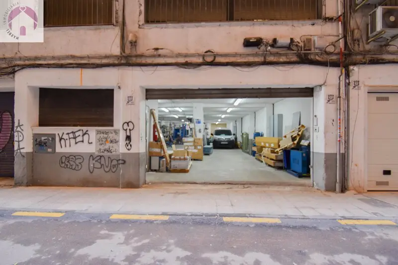 Venta Local Comercial Centro Granada 200m2
