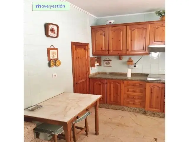 Casa con Local Comercial en Ubrique Cadiz