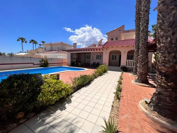 Villa en Venta Costa Blanca 3 Dormitorios Piscina Privada
