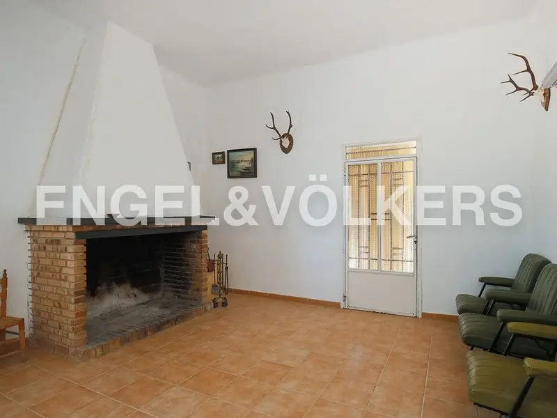 Finca Rustica 150 Hectareas Requena Valencia