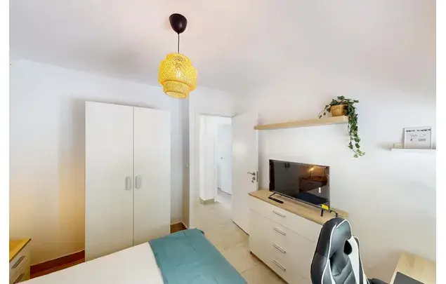 Habitaci
ón 68m
² Jerez Estancia Media Larga