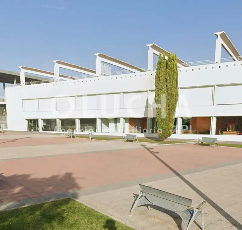 Venta Local Comercial Onda 696m2 Plaza Ocio