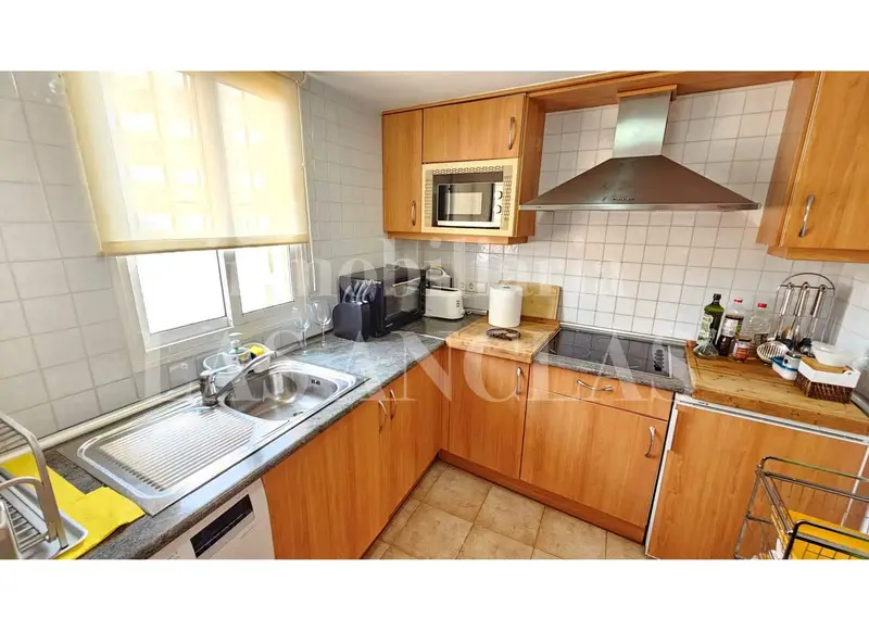Apartamento en Santa Eulalia Ibiza con Vistas al Mar y Piscina