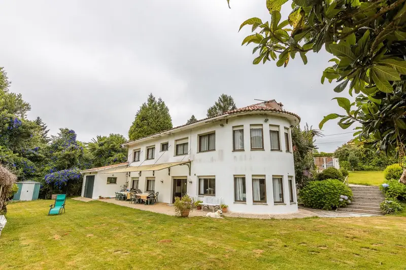 Chalet en venta en Bergondo, A Coruña