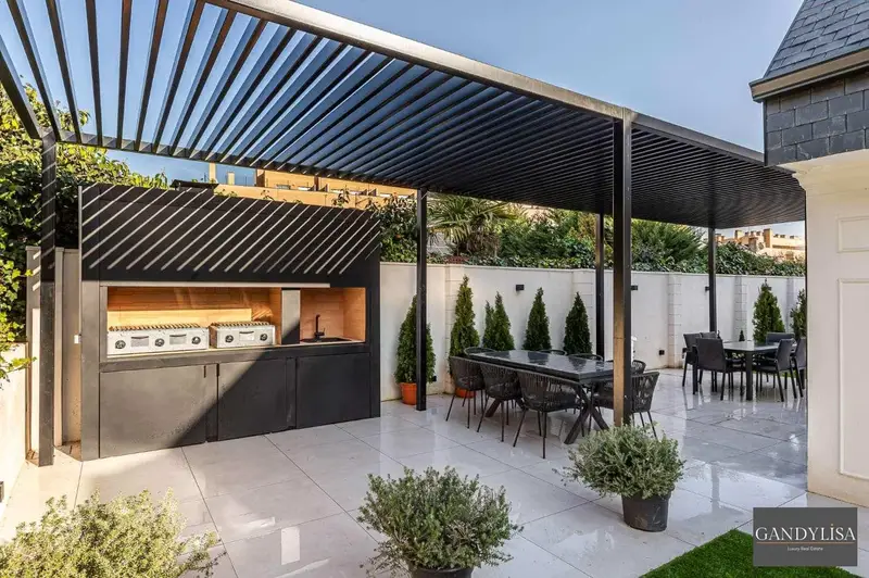 Chalet de Lujo en Conde Orgaz Madrid 710m2 6 Dormitorios