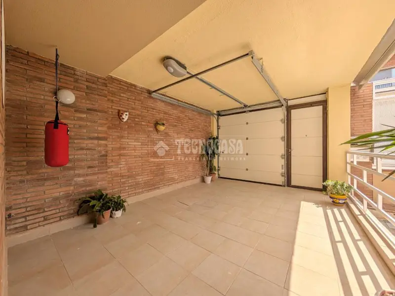 Casa en Venta Vistalegre Mataro 5 Dormitorios Amplia con Apartamento