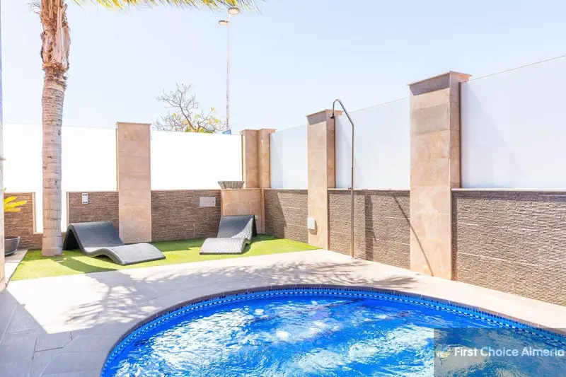 Chalet en Pulpí con Piscina Privada y Gimnasio